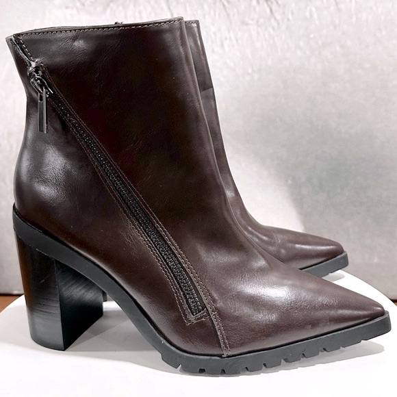 🌸CHARLES BY CHARLES DAVID🌸 Dominate Pointed Toe Ankle Boots Size: 6 - Picture 4 of 7